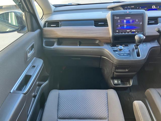 フリード G・ホンダセンシング 7人乗☆純正ナビ☆バックカメラ☆ETC☆ドライブレコーダー☆フリップダウンモニター☆シートヒーター☆クルーズコントロール☆衝突軽減装置☆両側電動スライドドア☆スマートキー☆純正ホイール(30枚目)