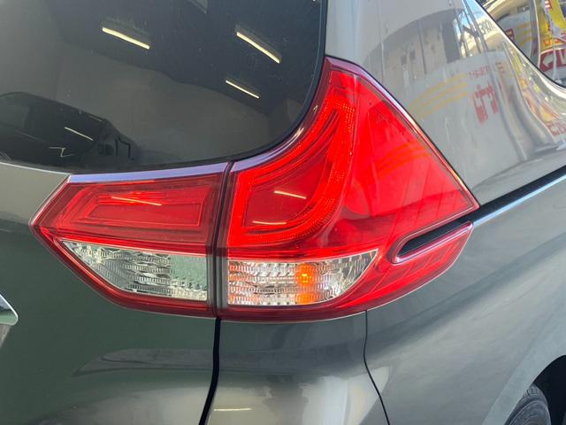 フリード G・ホンダセンシング 7人乗☆純正ナビ☆バックカメラ☆ETC☆ドライブレコーダー☆フリップダウンモニター☆シートヒーター☆クルーズコントロール☆衝突軽減装置☆両側電動スライドドア☆スマートキー☆純正ホイール(70枚目)