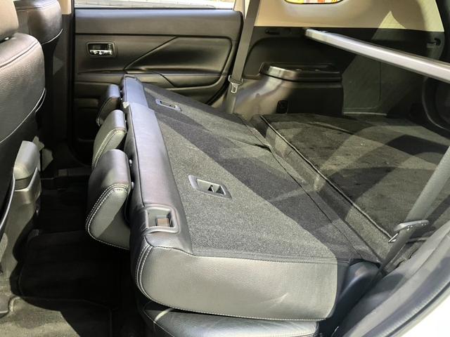 アウトランダーＰＨＥＶ Ｇプレミアムパッケージ　純正ナビ☆バックカメラ☆ＥＴＣ☆ドライブレコーダー☆レザーシート☆衝突軽減装置☆クルーズコントロール☆パワーシート☆Ｂｌｕｅｔｏｏｔｈ☆ＨＩＤヘッドライト☆純正アルミホイール（14枚目）