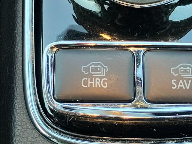 アウトランダーＰＨＥＶ Ｇプレミアムパッケージ　純正ナビ☆バックカメラ☆ＥＴＣ☆ドライブレコーダー☆レザーシート☆衝突軽減装置☆クルーズコントロール☆パワーシート☆Ｂｌｕｅｔｏｏｔｈ☆ＨＩＤヘッドライト☆純正アルミホイール（15枚目）