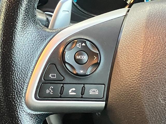 アウトランダーＰＨＥＶ Ｇプレミアムパッケージ　純正ナビ☆バックカメラ☆ＥＴＣ☆ドライブレコーダー☆レザーシート☆衝突軽減装置☆クルーズコントロール☆パワーシート☆Ｂｌｕｅｔｏｏｔｈ☆ＨＩＤヘッドライト☆純正アルミホイール（17枚目）