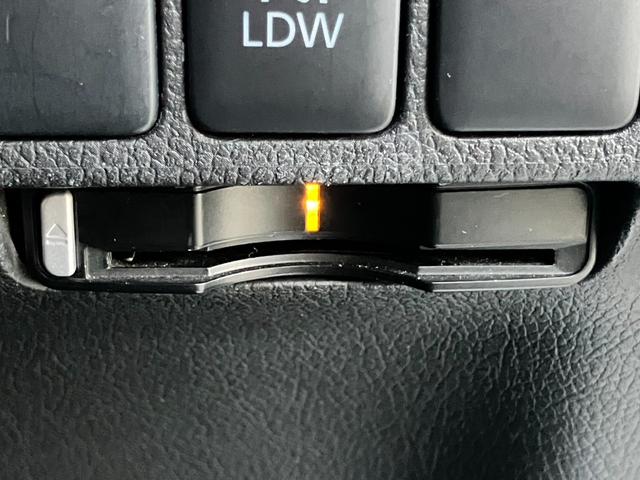 アウトランダーＰＨＥＶ Ｇプレミアムパッケージ　純正ナビ☆バックカメラ☆ＥＴＣ☆ドライブレコーダー☆レザーシート☆衝突軽減装置☆クルーズコントロール☆パワーシート☆Ｂｌｕｅｔｏｏｔｈ☆ＨＩＤヘッドライト☆純正アルミホイール（19枚目）