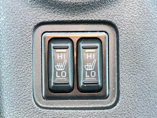 アウトランダーＰＨＥＶ Ｇプレミアムパッケージ　純正ナビ☆バックカメラ☆ＥＴＣ☆ドライブレコーダー☆レザーシート☆衝突軽減装置☆クルーズコントロール☆パワーシート☆Ｂｌｕｅｔｏｏｔｈ☆ＨＩＤヘッドライト☆純正アルミホイール（33枚目）