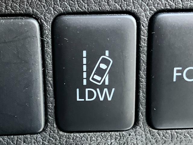 アウトランダーＰＨＥＶ Ｇプレミアムパッケージ　純正ナビ☆バックカメラ☆ＥＴＣ☆ドライブレコーダー☆レザーシート☆衝突軽減装置☆クルーズコントロール☆パワーシート☆Ｂｌｕｅｔｏｏｔｈ☆ＨＩＤヘッドライト☆純正アルミホイール（34枚目）