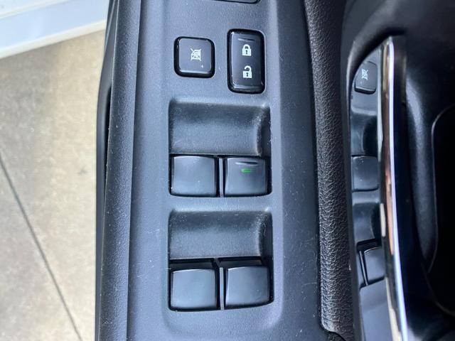 アウトランダーＰＨＥＶ Ｇプレミアムパッケージ　純正ナビ☆バックカメラ☆ＥＴＣ☆ドライブレコーダー☆レザーシート☆衝突軽減装置☆クルーズコントロール☆パワーシート☆Ｂｌｕｅｔｏｏｔｈ☆ＨＩＤヘッドライト☆純正アルミホイール（36枚目）