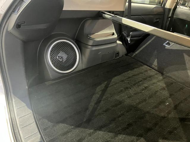 アウトランダーＰＨＥＶ Ｇプレミアムパッケージ　純正ナビ☆バックカメラ☆ＥＴＣ☆ドライブレコーダー☆レザーシート☆衝突軽減装置☆クルーズコントロール☆パワーシート☆Ｂｌｕｅｔｏｏｔｈ☆ＨＩＤヘッドライト☆純正アルミホイール（45枚目）