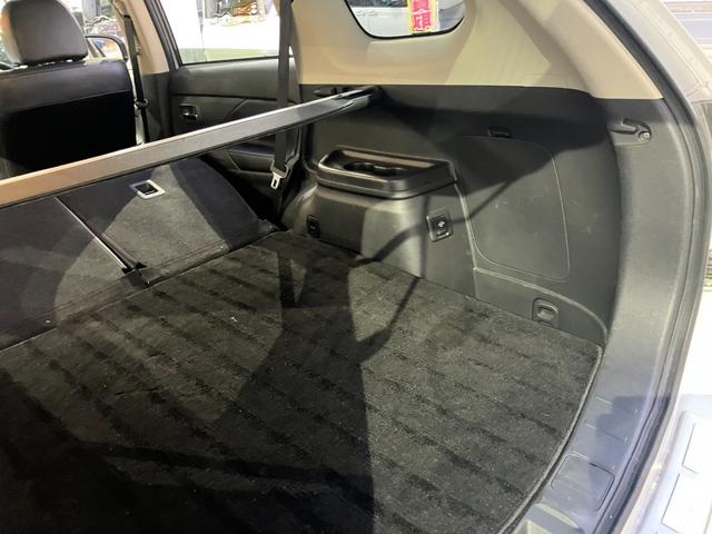 アウトランダーＰＨＥＶ Ｇプレミアムパッケージ　純正ナビ☆バックカメラ☆ＥＴＣ☆ドライブレコーダー☆レザーシート☆衝突軽減装置☆クルーズコントロール☆パワーシート☆Ｂｌｕｅｔｏｏｔｈ☆ＨＩＤヘッドライト☆純正アルミホイール（50枚目）