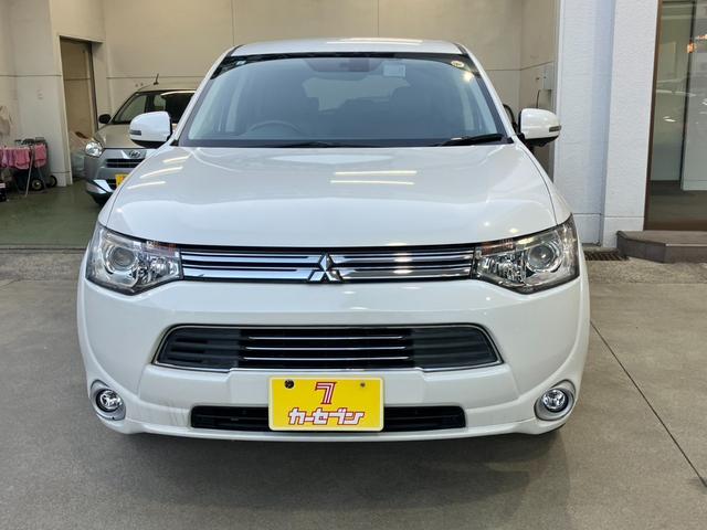 アウトランダーＰＨＥＶ Ｇプレミアムパッケージ　純正ナビ☆バックカメラ☆ＥＴＣ☆ドライブレコーダー☆レザーシート☆衝突軽減装置☆クルーズコントロール☆パワーシート☆Ｂｌｕｅｔｏｏｔｈ☆ＨＩＤヘッドライト☆純正アルミホイール（59枚目）