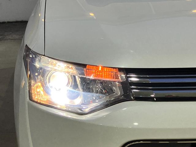 アウトランダーＰＨＥＶ Ｇプレミアムパッケージ　純正ナビ☆バックカメラ☆ＥＴＣ☆ドライブレコーダー☆レザーシート☆衝突軽減装置☆クルーズコントロール☆パワーシート☆Ｂｌｕｅｔｏｏｔｈ☆ＨＩＤヘッドライト☆純正アルミホイール（66枚目）