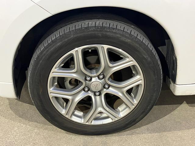 アウトランダーＰＨＥＶ Ｇプレミアムパッケージ　純正ナビ☆バックカメラ☆ＥＴＣ☆ドライブレコーダー☆レザーシート☆衝突軽減装置☆クルーズコントロール☆パワーシート☆Ｂｌｕｅｔｏｏｔｈ☆ＨＩＤヘッドライト☆純正アルミホイール（75枚目）