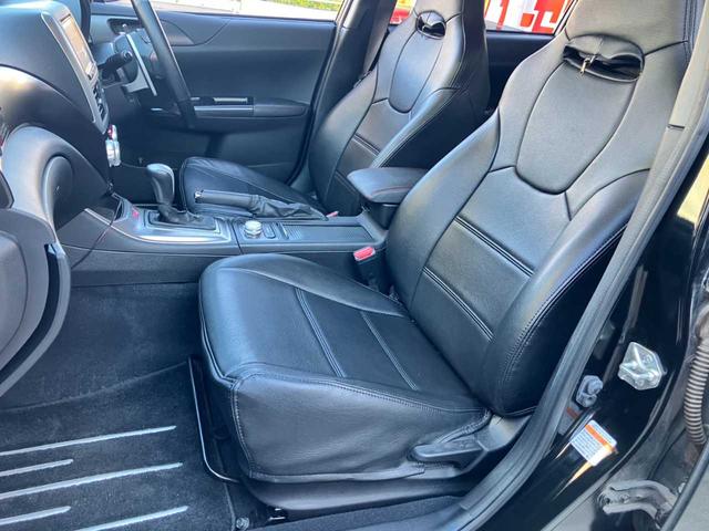 ���X�́A�F�l�̂���肢�������Ă��鈤�Ԃ̍���A���ꂩ�����邨�Ԃ̂���ĂȂǁA�����X�������������q�l�ւ̐e�؁A���J�Ȑڋq��S�����Ă���܂��B