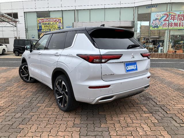 アウトランダーＰＨＥＶ Ｐ　４ＷＤ　パワーバックドア　メーカーナビ　全周囲カメラ　クリアランスソナー　オートクルーズコントロール　レーンアシスト　パワーシート　衝突被害軽減システム　オートライト　ＬＥＤヘッドランプ　シートヒータ（21枚目）