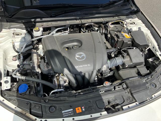 ＭＡＺＤＡ３ファストバック １５Ｓ　ブラックトーンエディション　エアロ　メーカーナビ　ＥＴＣ　バックカメラ　クリアランスソナー　クルーズコントロール　レーンアシスト　衝突被害軽減　ローダウン　アルミホイール　ＬＥＤヘッドランプ　スマートキー　アイドリングストップ（28枚目）