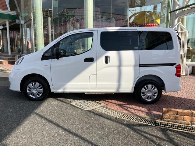 ＮＶ２００バネットバン 　福祉車両　スロープ　ウィンチ　リモコン　オートステップ　キーレスエントリー　パワーウィンドウ　衝突被害軽減システム　クリアランスソナー　アイドリングストップ　ヘッドライトレベライザー　電動格納ミラー（17枚目）