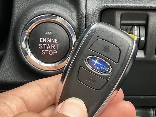 レヴォーグ ＧＴ－Ｈ　４ＷＤ　後席ツインモニター　ＳＴＩスポイラー　純正ナビ　ＴＶ　バックカメラ　スマートキー　純正ドラレコ　ＥＴＣ　ＬＥＤ　アイサイト　電動リアゲート　全席シートヒーター　レーダークルコン　レーンアシスト（12枚目）