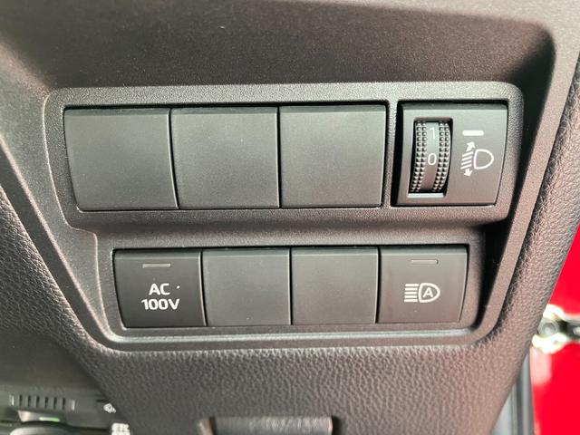 ヤリスクロス ハイブリッドＺ　ＴＶ　バックカメラ　シートヒーター　ＡＣ１００Ｖ電源　スマートキー　クリアランスソナー　レーダークルーズコントロール　レーンアシスト　衝突被害軽減　オートマチックハイビーム　ＬＥＤライト　ＥＴＣ２．０（12枚目）