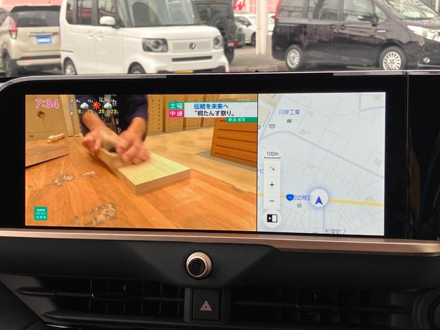 クラウンエステート Ｚ　４ＷＤ　モデリスタエアロ　寒冷地仕様　サンルーフ　パノラミックビューモニタ　パークアシスト　レーダークルコン　クリアランスソナー　レーンアシスト　パワーシート　衝突軽減　フェンダーアーチモールカラード（8枚目）