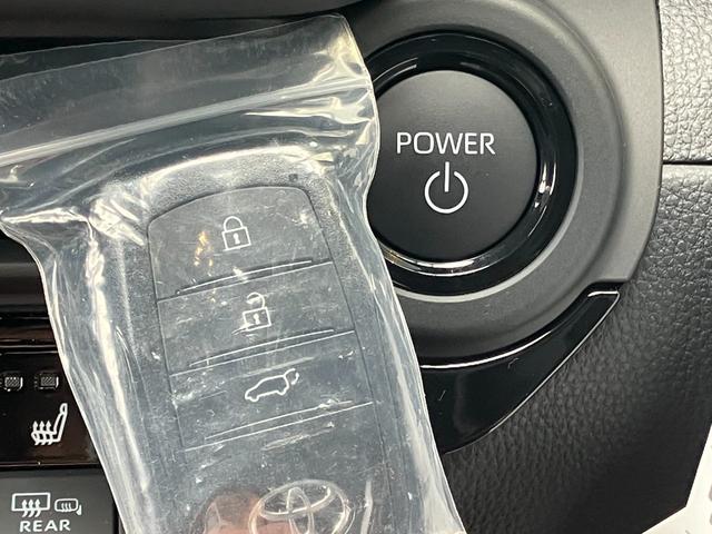 クラウンエステート Ｚ　４ＷＤ　モデリスタエアロ　寒冷地仕様　サンルーフ　パノラミックビューモニタ　パークアシスト　レーダークルコン　クリアランスソナー　レーンアシスト　パワーシート　衝突軽減　フェンダーアーチモールカラード（13枚目）