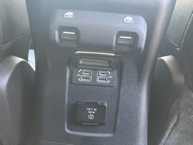 ジープ・ラングラーアンリミテッド サハラ　４ＷＤ　ナビ　ＴＶ　バックカメラ　スマートキー　レーダークルコン　ＥＴＣ２．０　ドライブレコーダー　クリアランスソナー　衝突被害軽減　ＬＥＤ　ステアリングヒーター　シートヒーター　ＢＳＭ　レザーシート（12枚目）