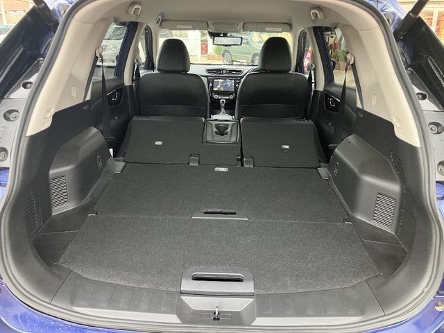 エクストレイル オーテック　ｉパッケージ　４ＷＤ　プロパイロット　アラウンドビューモニター　純正ナビ　ＴＶ　スマートキー　純正ドラレコ　ＥＴＣ　デジタルインナーミラー　衝突被害軽減　ＬＥＤ　電動リアゲート　全席シートヒーター　ルーフレール（22枚目）