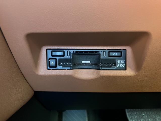 ヴェルファイアハイブリッド Z プレミア 4WD モデリスタエアロ サンルーフ フリップダウンモニター オートステップ ナビ TV パノラミックビューモニター レーダークルコン クリアランスソナー レーンアシスト 衝突軽減 オットマン LED(10枚目)