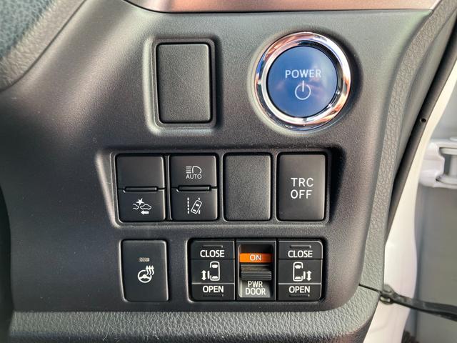 エスクァイア ハイブリッドＧｉプレミアムパッケジブラックテーラード　フリップダウンモニター　ナビ　ＴＶ　バックカメラ　純正ドラレコ　クリアランスソナー　クルコン　レーンアシスト　衝突被害軽減　両側電動スライドドア　オートマチックハイビーム　ＬＥＤ　ハーフレザーシート（10枚目）