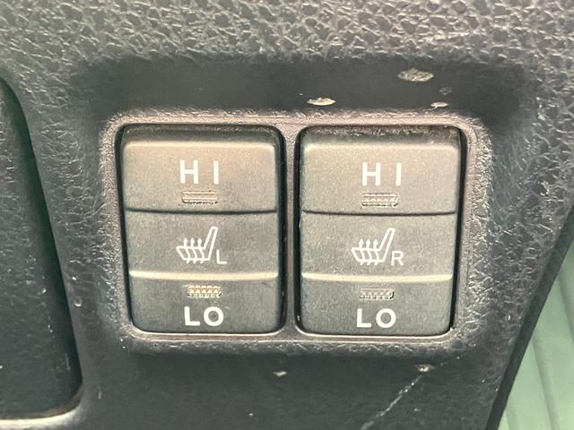 エスクァイア ハイブリッドＧｉプレミアムパッケジブラックテーラード　フリップダウンモニター　ナビ　ＴＶ　バックカメラ　純正ドラレコ　クリアランスソナー　クルコン　レーンアシスト　衝突被害軽減　両側電動スライドドア　オートマチックハイビーム　ＬＥＤ　ハーフレザーシート（11枚目）