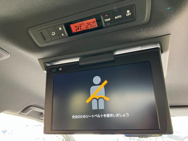 エスクァイア ハイブリッドＧｉプレミアムパッケジブラックテーラード　フリップダウンモニター　ナビ　ＴＶ　バックカメラ　純正ドラレコ　クリアランスソナー　クルコン　レーンアシスト　衝突被害軽減　両側電動スライドドア　オートマチックハイビーム　ＬＥＤ　ハーフレザーシート（14枚目）