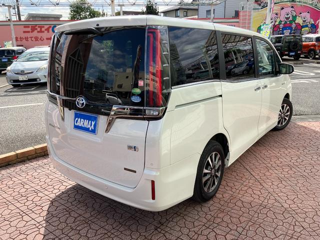 エスクァイア ハイブリッドＧｉプレミアムパッケジブラックテーラード　フリップダウンモニター　ナビ　ＴＶ　バックカメラ　純正ドラレコ　クリアランスソナー　クルコン　レーンアシスト　衝突被害軽減　両側電動スライドドア　オートマチックハイビーム　ＬＥＤ　ハーフレザーシート（18枚目）