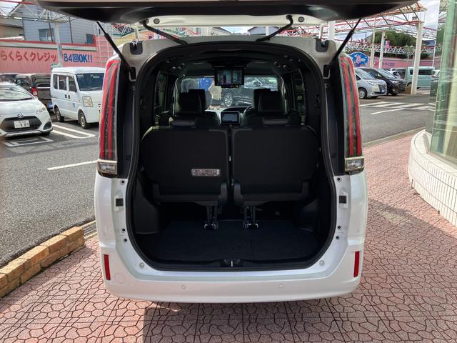 エスクァイア ハイブリッドＧｉプレミアムパッケジブラックテーラード　フリップダウンモニター　ナビ　ＴＶ　バックカメラ　純正ドラレコ　クリアランスソナー　クルコン　レーンアシスト　衝突被害軽減　両側電動スライドドア　オートマチックハイビーム　ＬＥＤ　ハーフレザーシート（22枚目）