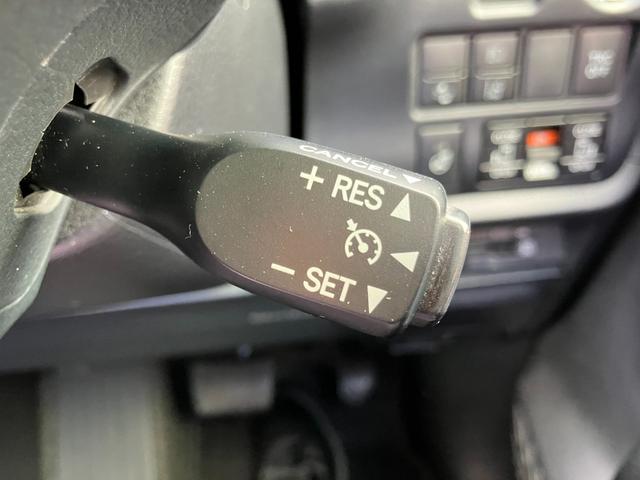 エスクァイア ハイブリッドＧｉプレミアムパッケジブラックテーラード　フリップダウンモニター　ナビ　ＴＶ　バックカメラ　純正ドラレコ　クリアランスソナー　クルコン　レーンアシスト　衝突被害軽減　両側電動スライドドア　オートマチックハイビーム　ＬＥＤ　ハーフレザーシート（28枚目）