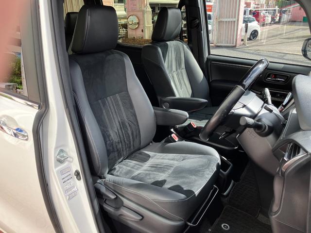 エスクァイア ハイブリッドＧｉプレミアムパッケジブラックテーラード　フリップダウンモニター　ナビ　ＴＶ　バックカメラ　純正ドラレコ　クリアランスソナー　クルコン　レーンアシスト　衝突被害軽減　両側電動スライドドア　オートマチックハイビーム　ＬＥＤ　ハーフレザーシート（38枚目）