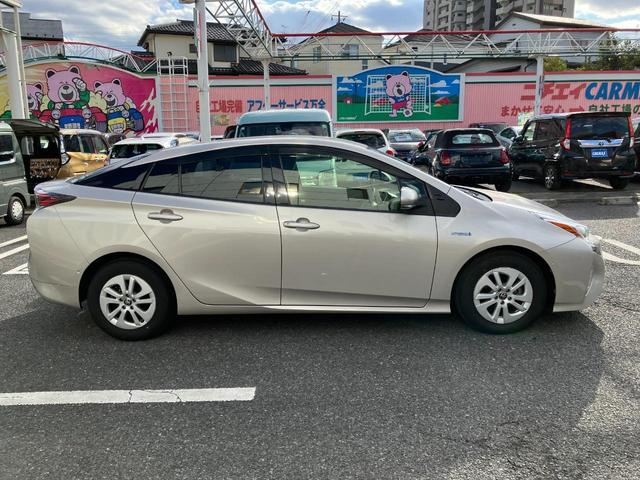 プリウス Sセーフティプラス 純正ナビ TV バックカメラ パークアシスト ヘッドアップディスプレイ 衝突被害軽減 スマートキー レーダークルコン ETC クリアランスソナー レーンアシスト オートマチックハイビーム 純正ドラレコ(17枚目)