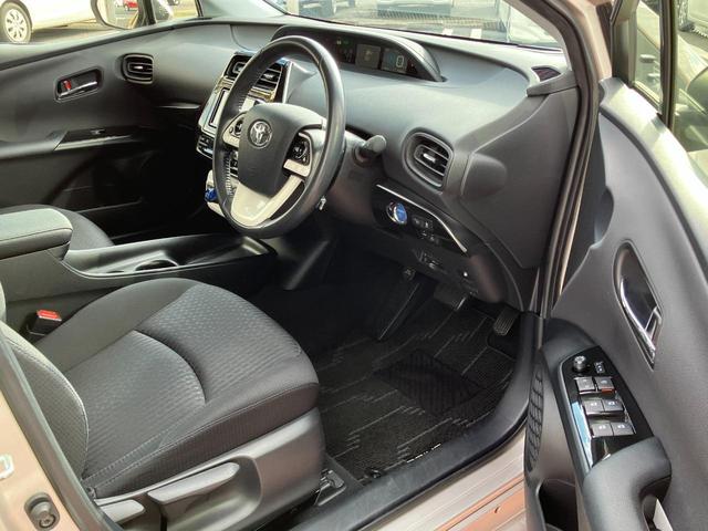 プリウス Sセーフティプラス 純正ナビ TV バックカメラ パークアシスト ヘッドアップディスプレイ 衝突被害軽減 スマートキー レーダークルコン ETC クリアランスソナー レーンアシスト オートマチックハイビーム 純正ドラレコ(32枚目)