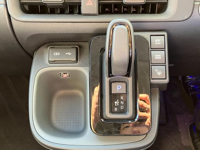 シエンタ ハイブリッドZ ナビ TV ドラレコ型デジタルインナーミラー パノラミックビューモニター パークアシスト クリアランスソナー レーダークルコン レーンアシスト 衝突軽減 ETC ステアリングヒーター シートヒーター(10枚目)