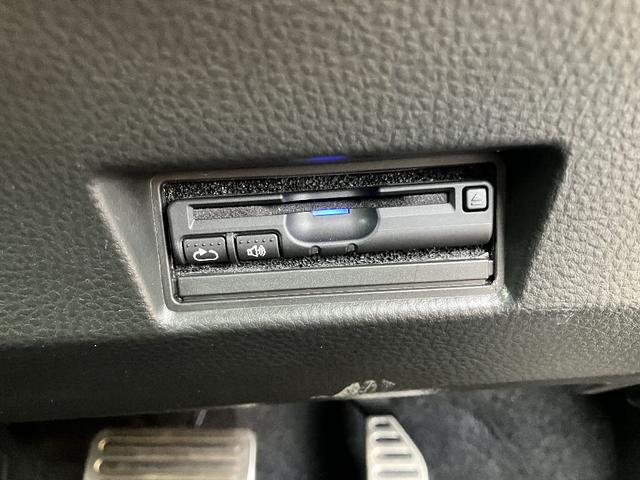 スイフトスポーツ ベースグレード ナビ 前後ドライブレコーダー スマートキー ETC クルーズコントロール ステアリングリモコン アルミホイール オートライト 電動格納ミラー 盗難防止システム 衝突安全ボディ フォグランプ(8枚目)