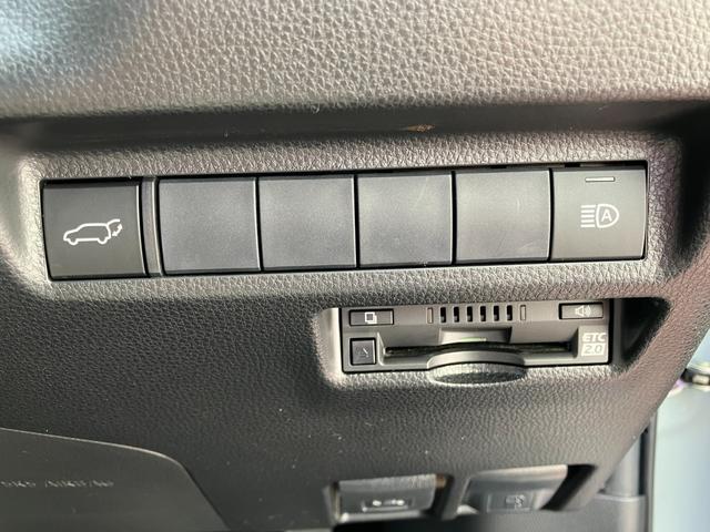 ＲＡＶ４ アドベンチャー　４ＷＤ　後席ツインモニター　ＪＡＯＳバンパー・アルミホイール　純正ナビ　ＴＶ　バックカメラ　レーダークルコン　クリアランスソナー　レーンアシスト　衝突被害軽減　オートマチックハイビーム　電動リアゲート（12枚目）