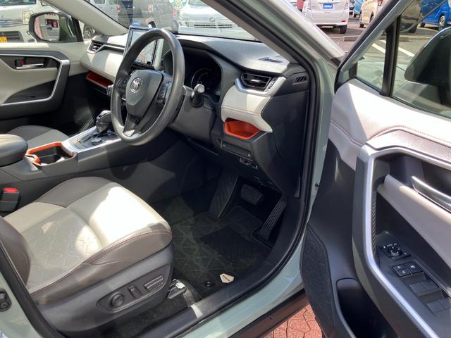 ＲＡＶ４ アドベンチャー　４ＷＤ　後席ツインモニター　ＪＡＯＳバンパー・アルミホイール　純正ナビ　ＴＶ　バックカメラ　レーダークルコン　クリアランスソナー　レーンアシスト　衝突被害軽減　オートマチックハイビーム　電動リアゲート（30枚目）