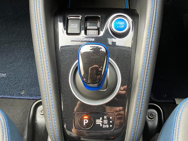 キックス オーテック プロパイロット パノラミックビューモニター 純正ナビ TV ETC クリアランスソナー レーンアシスト 衝突被害軽減 LED ヘッドライトウォッシャー スマートキー 純正ドラレコ ステアリングヒーター(10枚目)