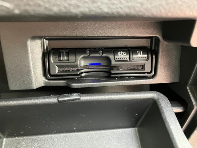 セレナ ハイウェイスター VセレクションII フリップダウンモニター アラウンドビューモニター パークアシスト ナビ TV プロパイロット スマートキー ETC クリアランスソナー 衝突被害軽減 デジタルインナーミラー LED ドライブレコーダー(9枚目)