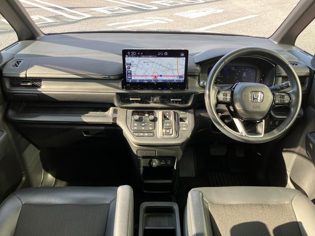ステップワゴン ｅ：ＨＥＶスパーダ　フリップダウンモニター　マルチビューカメラ　純正ナビ　ＴＶ　スマートキー　ドラレコ　電動リアゲート　レーダークルコン　ＥＴＣ　クリアランスソナー　レーンアシスト　衝突被害軽減　ＬＥＤ　シートヒーター（5枚目）