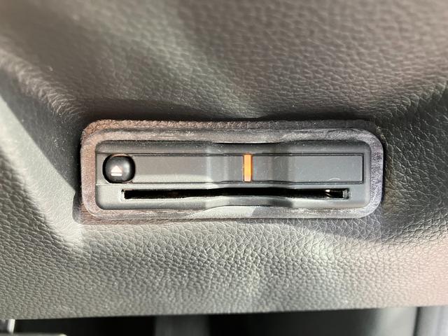 ステップワゴン ｅ：ＨＥＶスパーダ　フリップダウンモニター　マルチビューカメラ　純正ナビ　ＴＶ　スマートキー　ドラレコ　電動リアゲート　レーダークルコン　ＥＴＣ　クリアランスソナー　レーンアシスト　衝突被害軽減　ＬＥＤ　シートヒーター（10枚目）