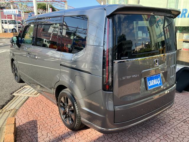 ステップワゴン ｅ：ＨＥＶスパーダ　フリップダウンモニター　マルチビューカメラ　純正ナビ　ＴＶ　スマートキー　ドラレコ　電動リアゲート　レーダークルコン　ＥＴＣ　クリアランスソナー　レーンアシスト　衝突被害軽減　ＬＥＤ　シートヒーター（19枚目）