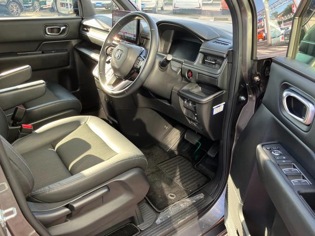 ステップワゴン ｅ：ＨＥＶスパーダ　フリップダウンモニター　マルチビューカメラ　純正ナビ　ＴＶ　スマートキー　ドラレコ　電動リアゲート　レーダークルコン　ＥＴＣ　クリアランスソナー　レーンアシスト　衝突被害軽減　ＬＥＤ　シートヒーター（38枚目）