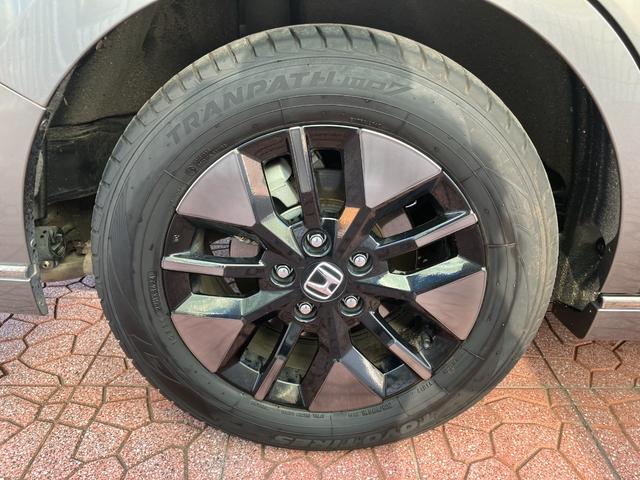 ステップワゴン ｅ：ＨＥＶスパーダ　フリップダウンモニター　マルチビューカメラ　純正ナビ　ＴＶ　スマートキー　ドラレコ　電動リアゲート　レーダークルコン　ＥＴＣ　クリアランスソナー　レーンアシスト　衝突被害軽減　ＬＥＤ　シートヒーター（41枚目）