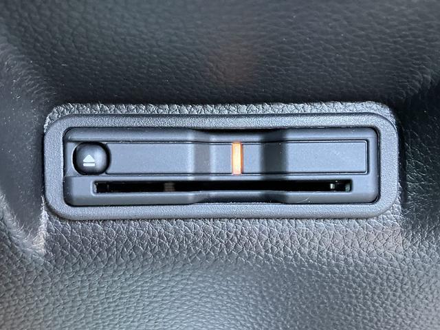 ステップワゴン e:HEVスパーダ マルチビューカメラ フリップダウンモニター 純正ナビ TV スマートキー BSM ETC レーダークルコン クリアランスソナー レーンアシスト 衝突被害軽減 LED 電動リアゲート 前席シートヒーター(9枚目)