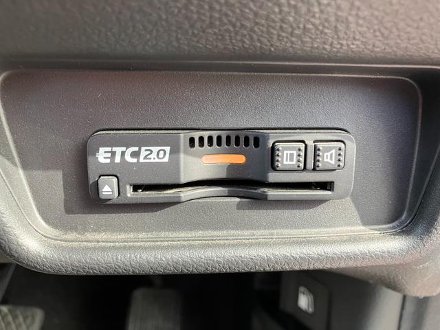 オデッセイハイブリッド ハイブリッドアブソルート・ホンダセンシング　マルチビューカメラシステム　大型アームレスト　フリップダウンモニター　純正ナビ　ＴＶ　センターコンソールボックス　前後ドラレコ　クリアランスソナ　レーダークルコン　パークアシスト　衝突被害軽減　ＥＴＣ（16枚目）