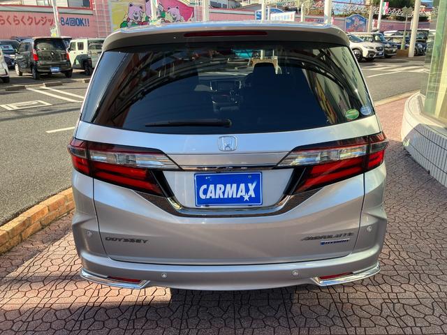 オデッセイハイブリッド ハイブリッドアブソルート・ホンダセンシング　マルチビューカメラシステム　大型アームレスト　フリップダウンモニター　純正ナビ　ＴＶ　センターコンソールボックス　前後ドラレコ　クリアランスソナ　レーダークルコン　パークアシスト　衝突被害軽減　ＥＴＣ（22枚目）