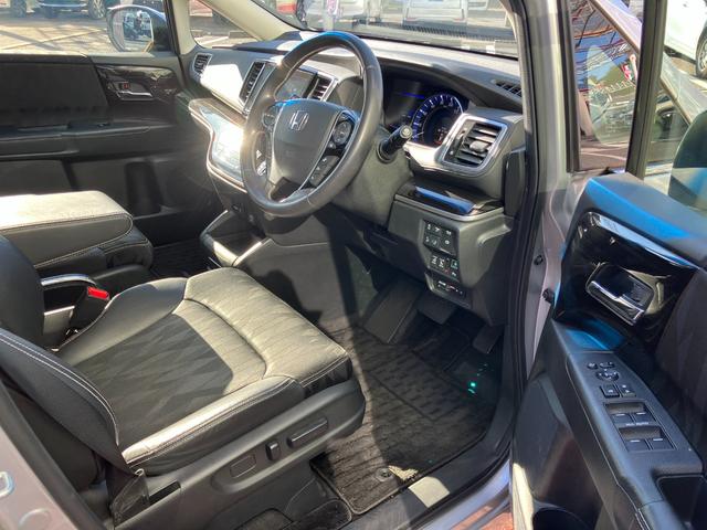 オデッセイハイブリッド ハイブリッドアブソルート・ホンダセンシング　マルチビューカメラシステム　大型アームレスト　フリップダウンモニター　純正ナビ　ＴＶ　センターコンソールボックス　前後ドラレコ　クリアランスソナ　レーダークルコン　パークアシスト　衝突被害軽減　ＥＴＣ（33枚目）