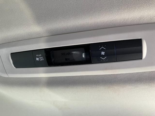 オデッセイハイブリッド ハイブリッドアブソルート・ホンダセンシング　マルチビューカメラシステム　大型アームレスト　フリップダウンモニター　純正ナビ　ＴＶ　センターコンソールボックス　前後ドラレコ　クリアランスソナ　レーダークルコン　パークアシスト　衝突被害軽減　ＥＴＣ（40枚目）